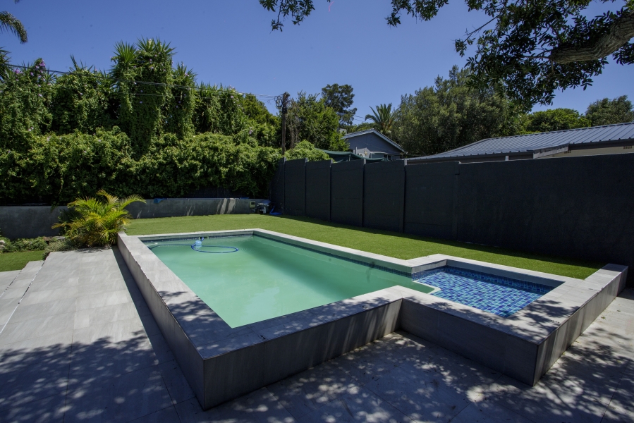 4 Bedroom Property for Sale in Loevenstein Western Cape